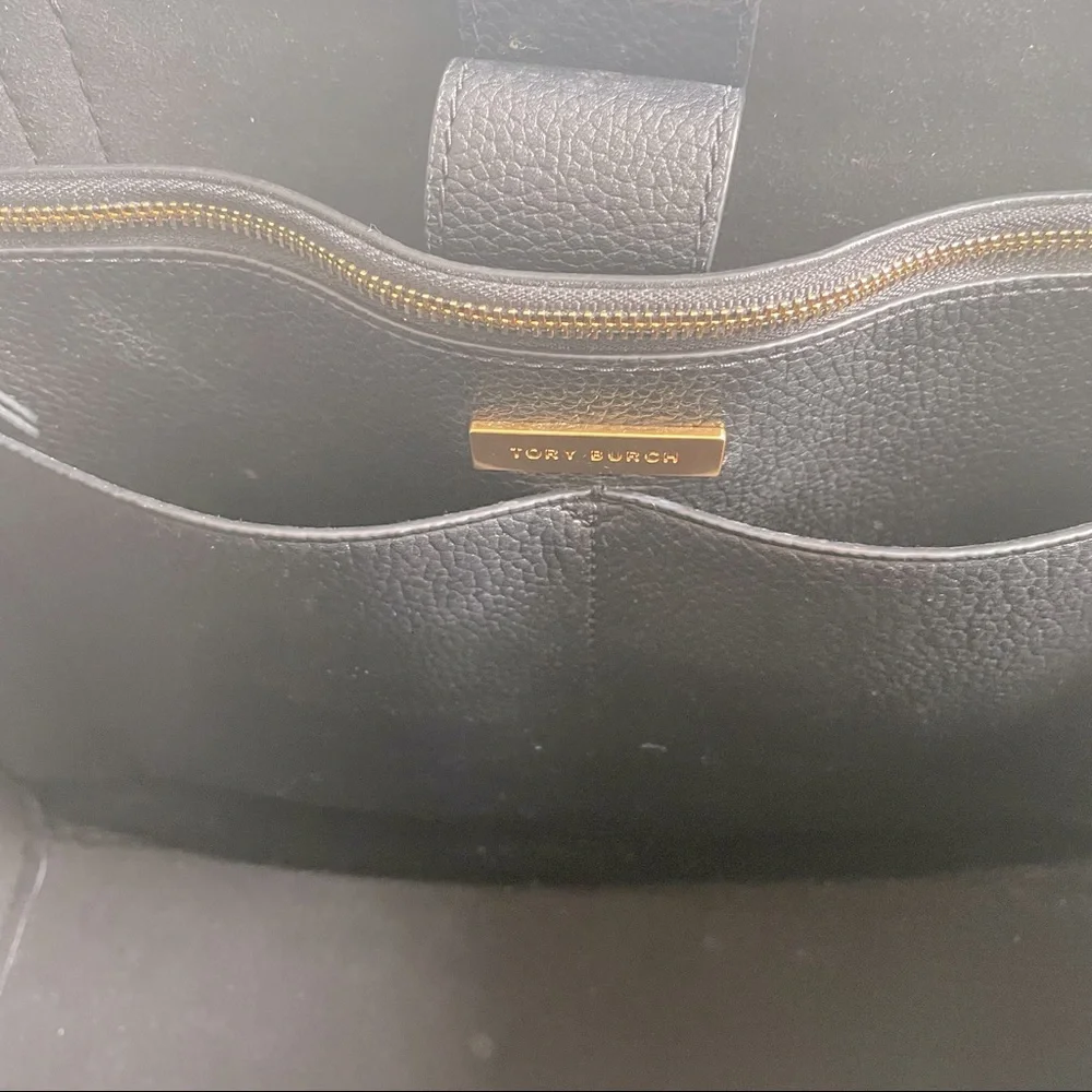 Tory Burch Carson Leather Tote - Picture 4 of 12